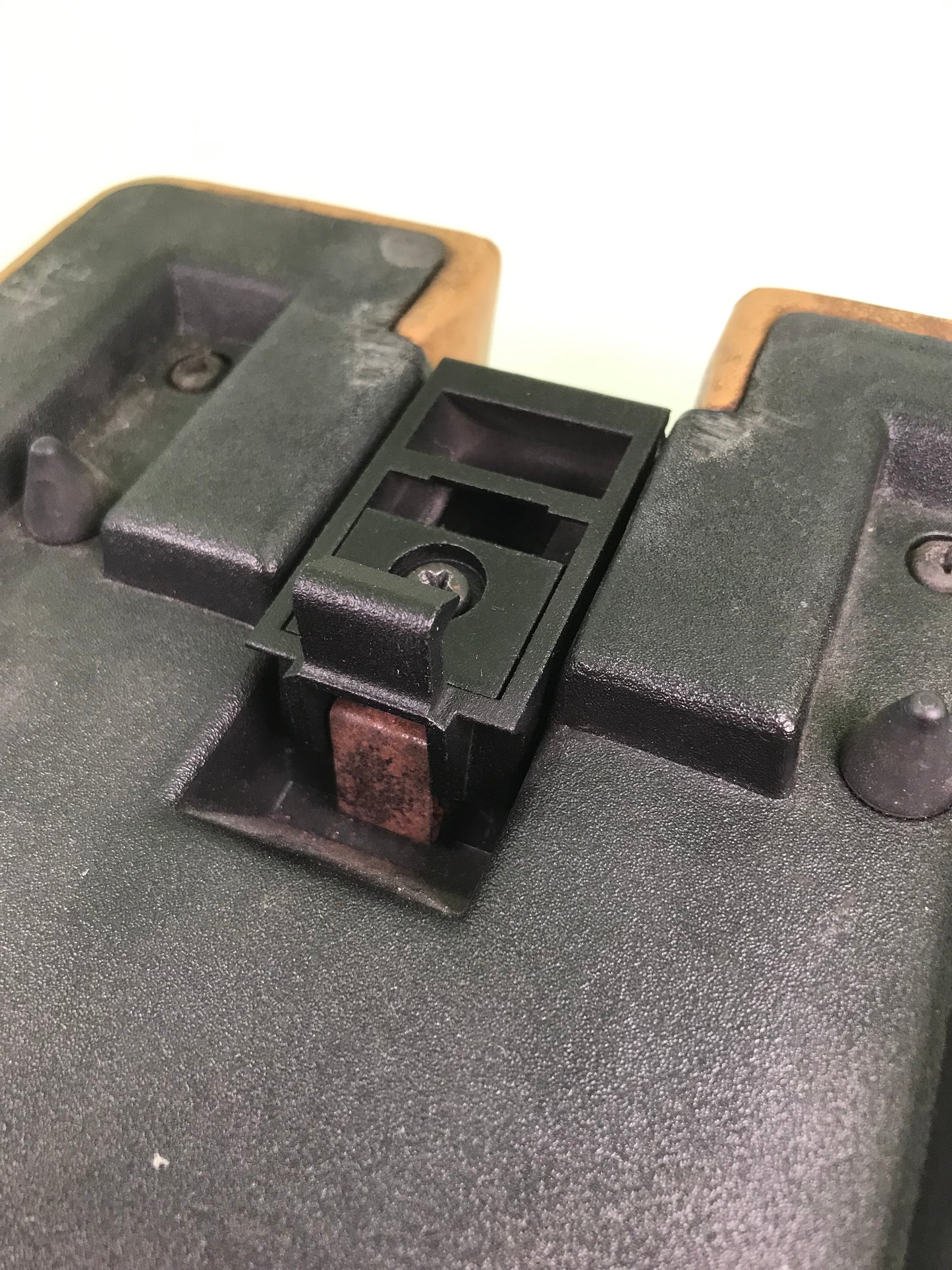 Jeep Cherokee Xj MJ Comanche 1984-1996 Mittelkonsolenriegel mit Halterung, schwarz 